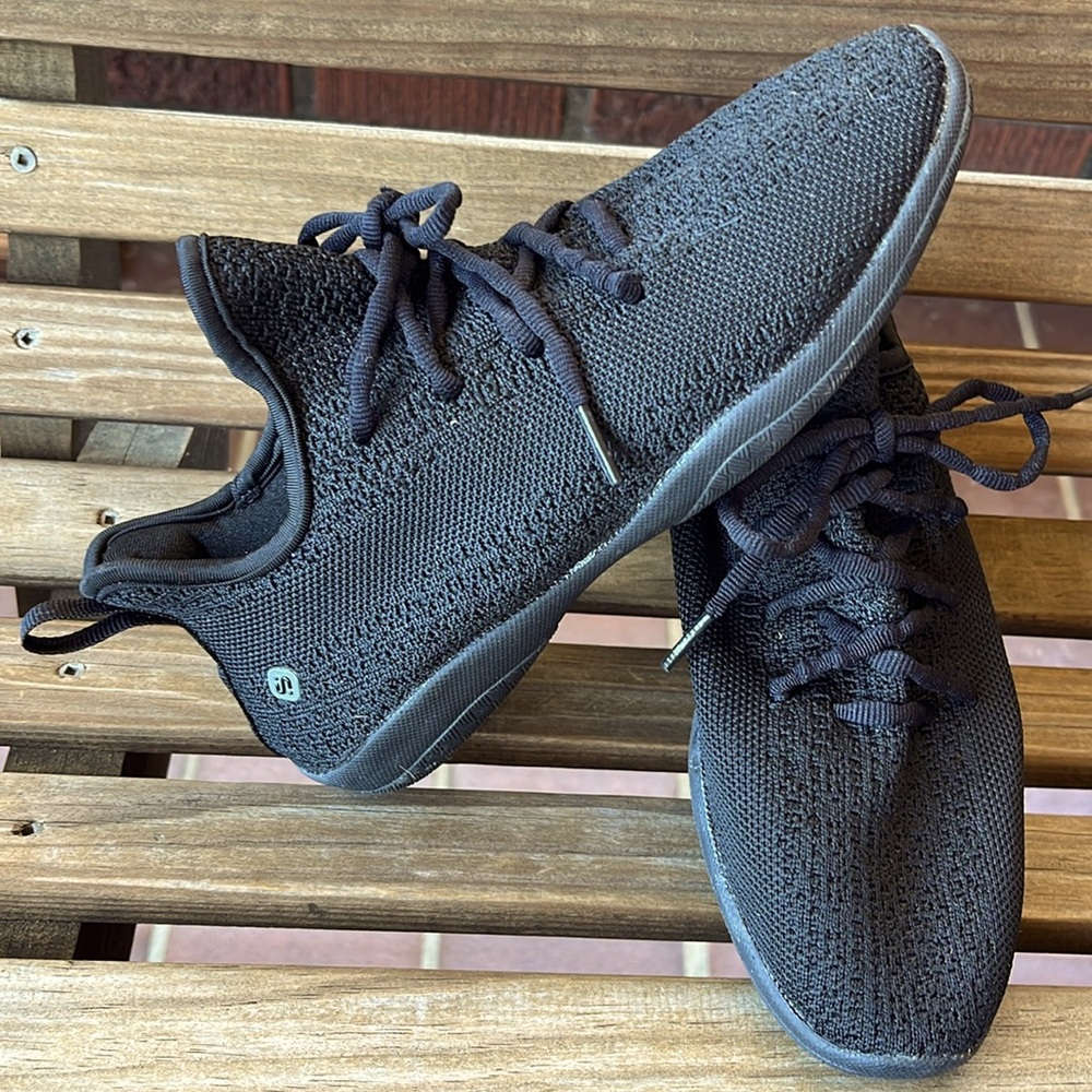 Innovative spiritwear cheer shoes black size 5, new